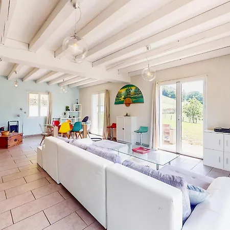 Semesterbostad Belle Maison Vue Montagnes