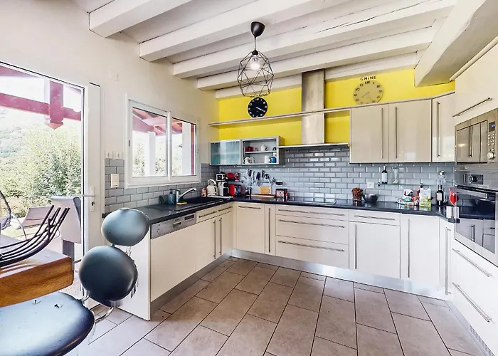 Belle Maison Vue Montagnes بيت للعطل بيداري