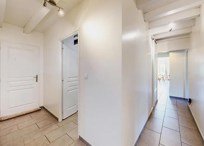 Belle Maison Vue Montagnes * بيداري