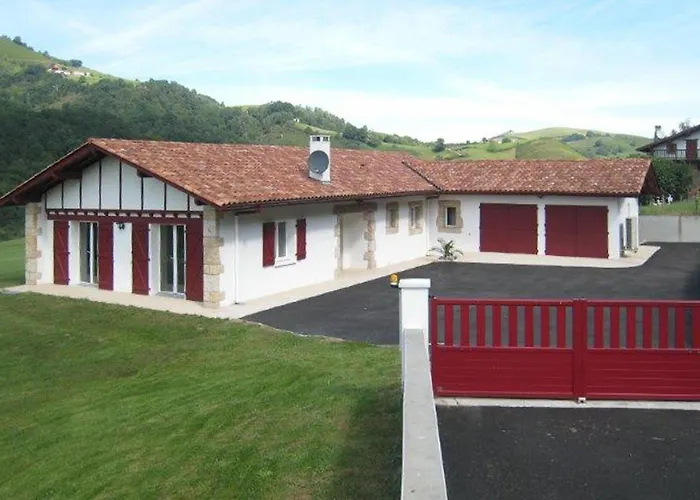 Belle Maison Vue Montagnes بيت للعطل