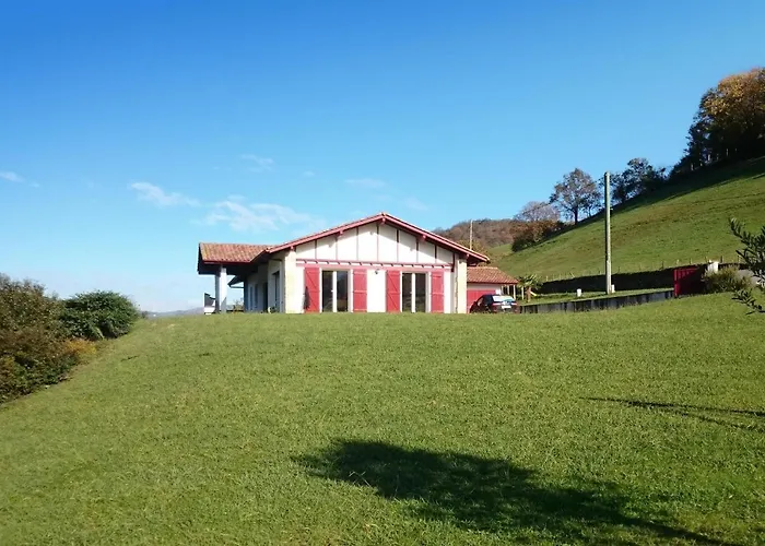 Belle Maison Vue Montagnes بيت للعطل بيداري