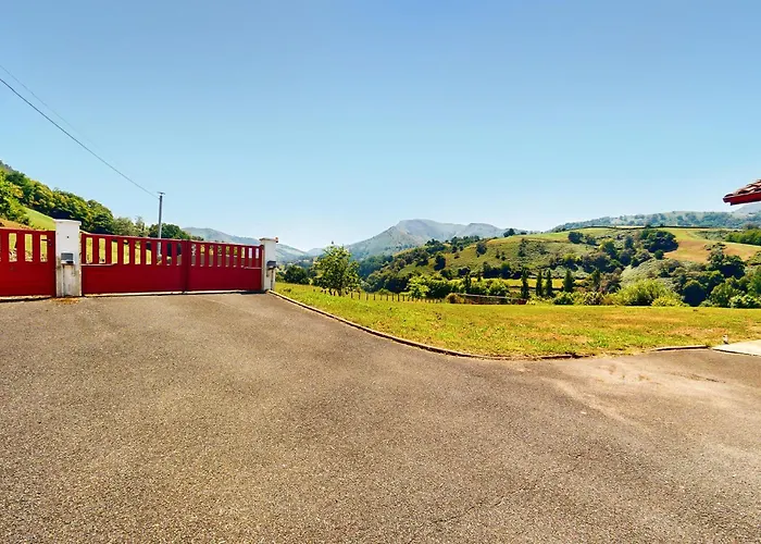 Belle Maison Vue Montagnes بيت للعطل *